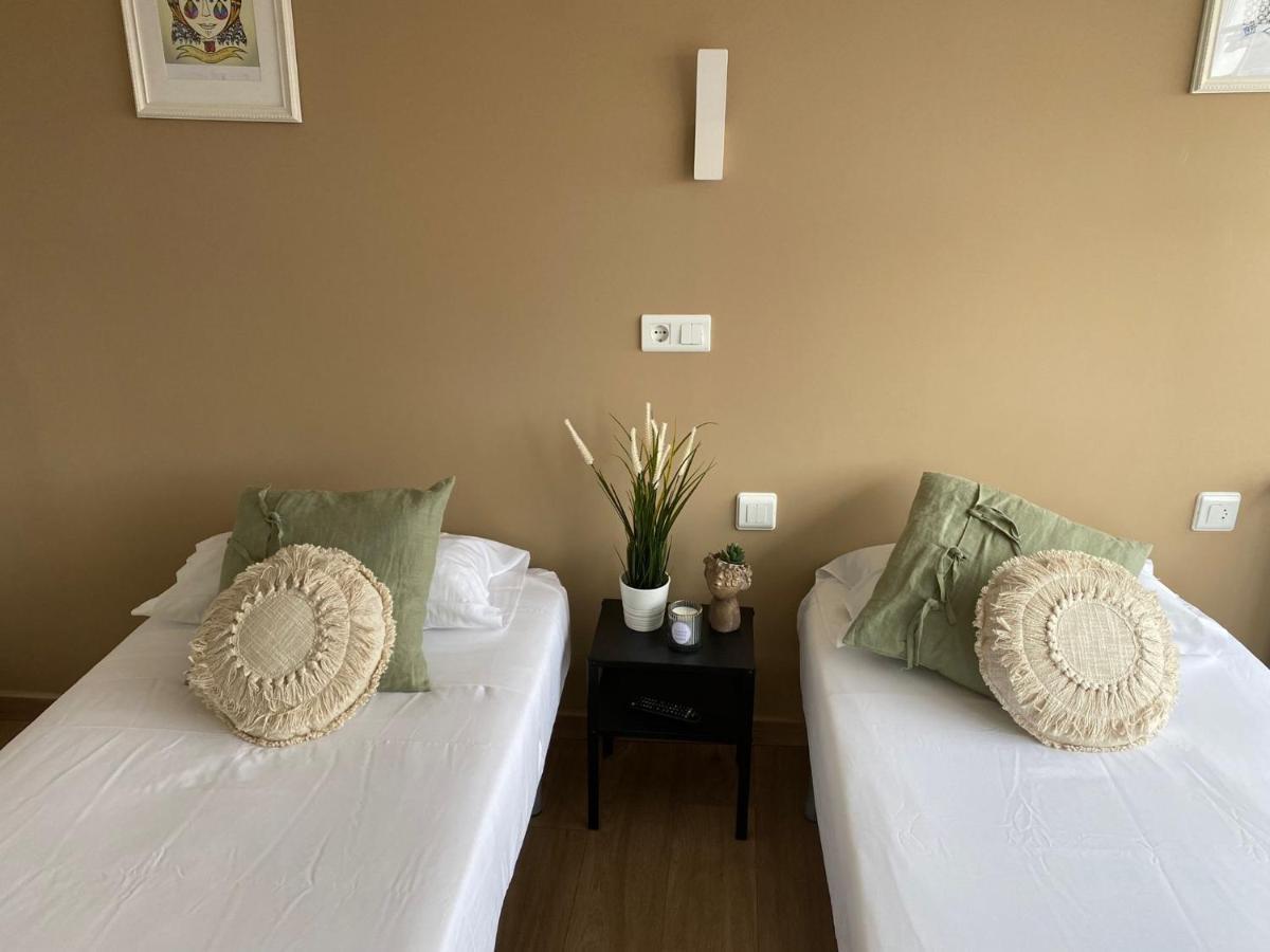 Hostal Pension "Centro" ซานติอาโก เด กอมโปสเตลา ภายนอก รูปภาพ