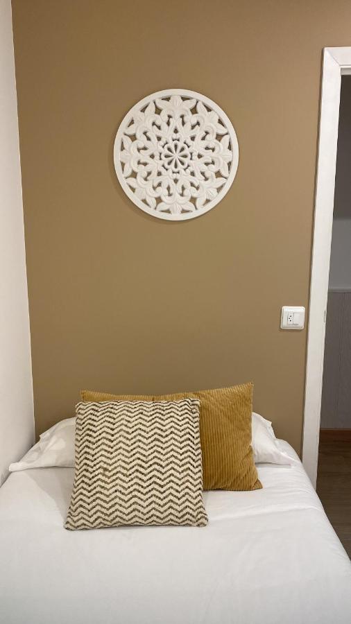 Hostal Pension "Centro" ซานติอาโก เด กอมโปสเตลา ภายนอก รูปภาพ